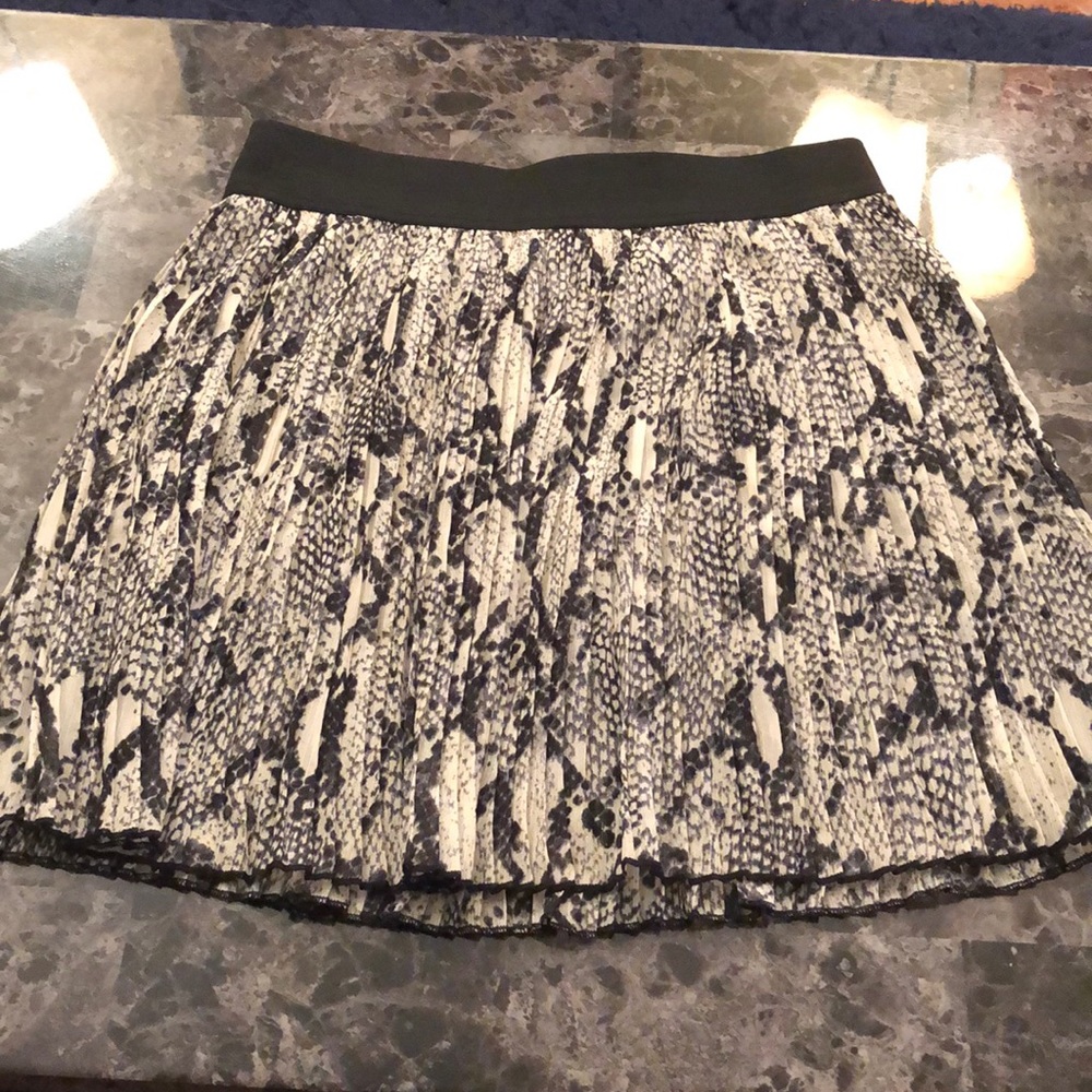 Flouncy patterned skirt
